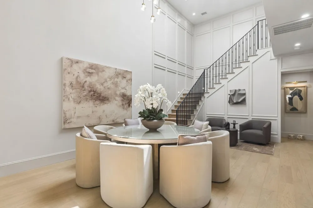 10 S Briar Hollow Lane #15 Houston, TX 77027