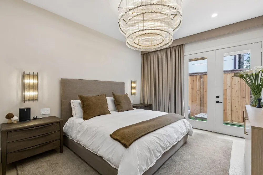 10 S Briar Hollow Lane #15 Houston, TX 77027