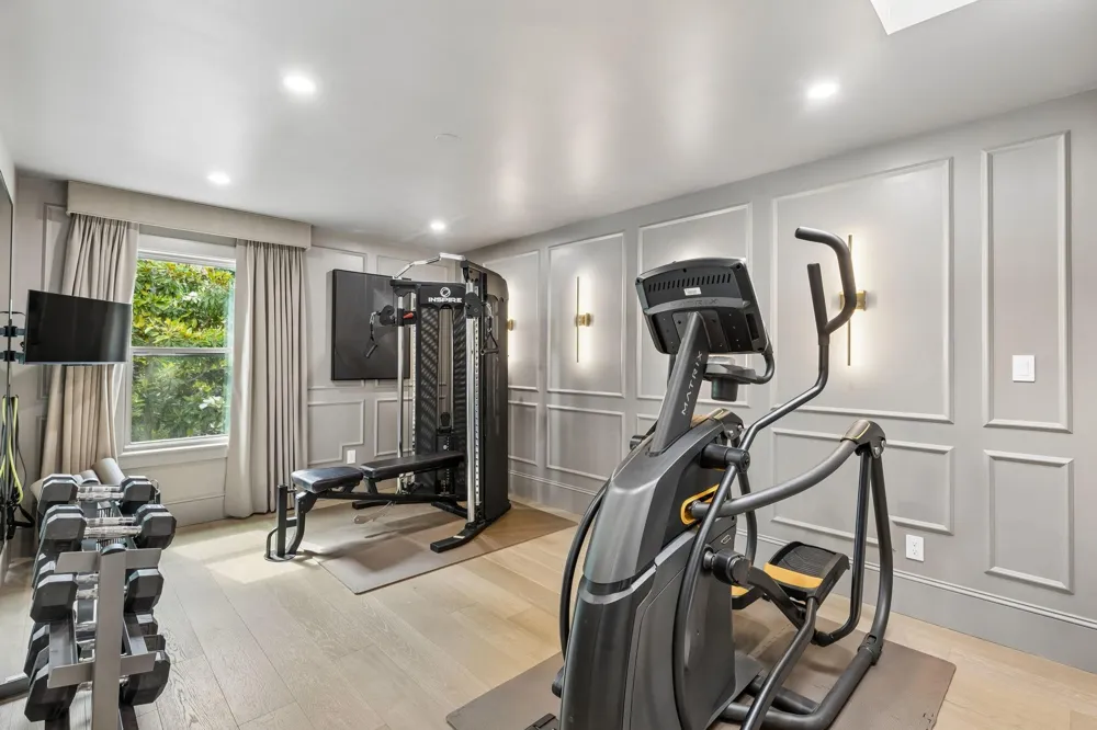 10 S Briar Hollow Lane #15 Houston, TX 77027