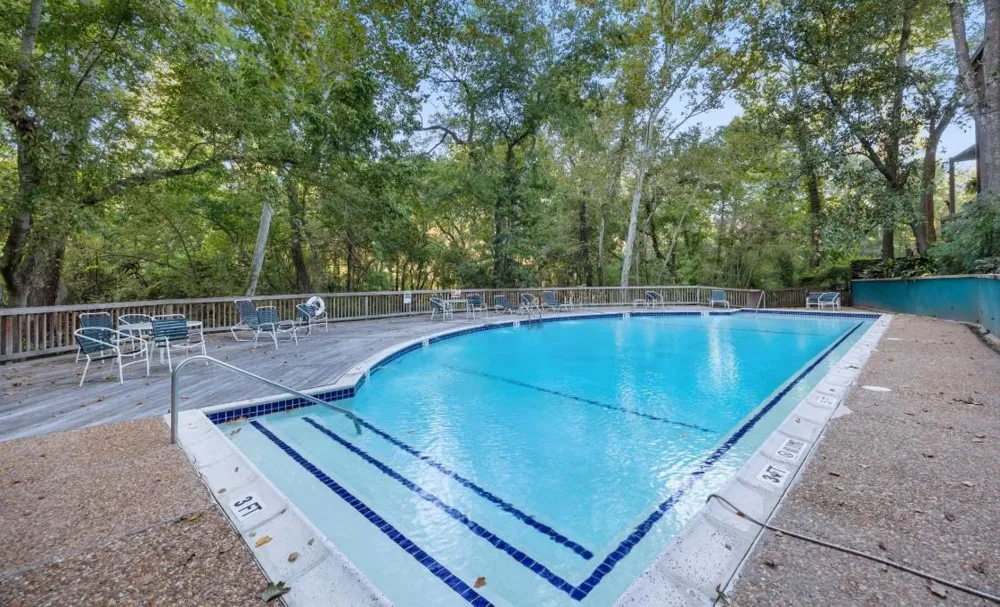 10 S Briar Hollow Lane #15 Houston, TX 77027