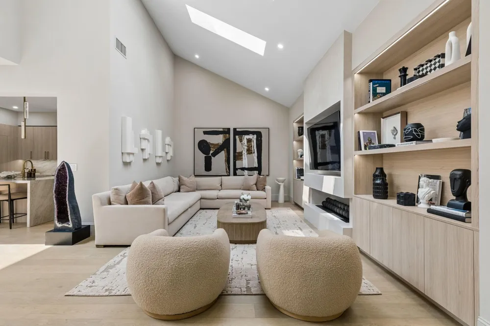 10 S Briar Hollow Lane #15 Houston, TX 77027