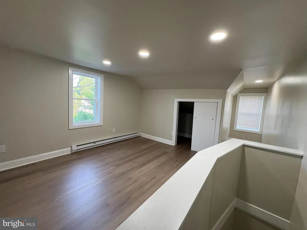 16 LANDING STREET Trenton, NJ 08611