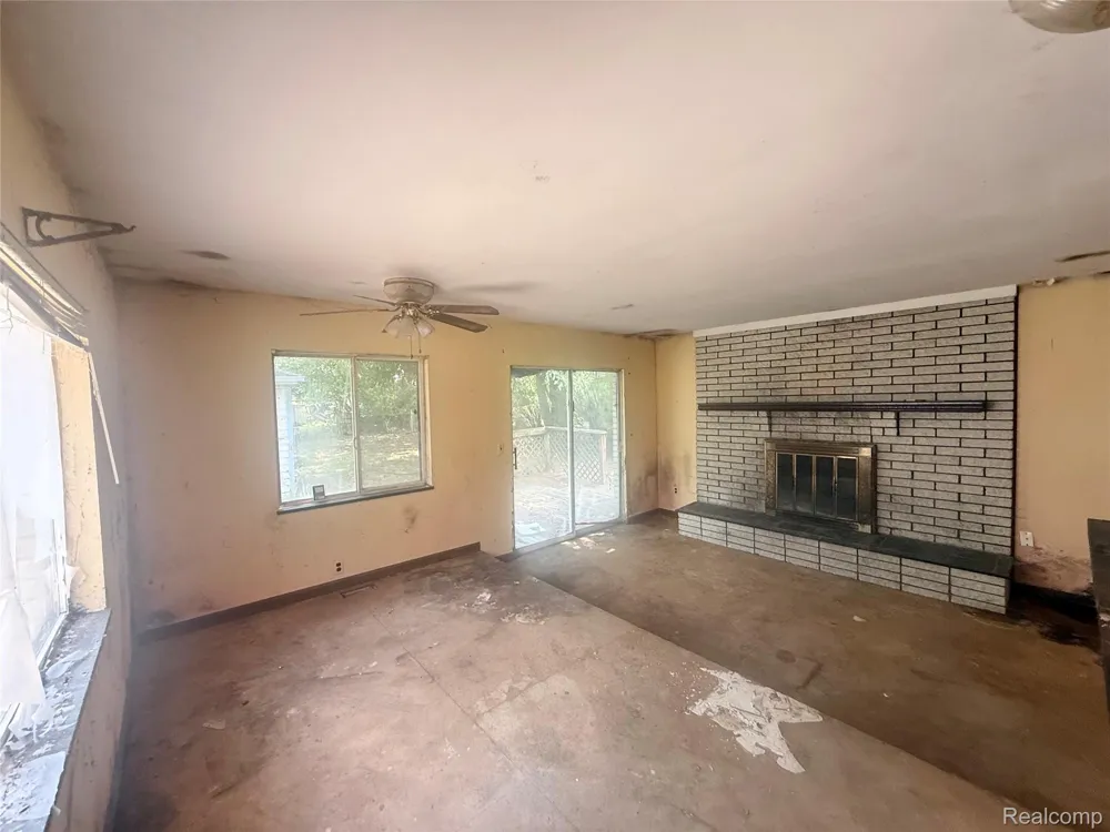 24645 McDonald Street Dearborn Heights City, MI 48125