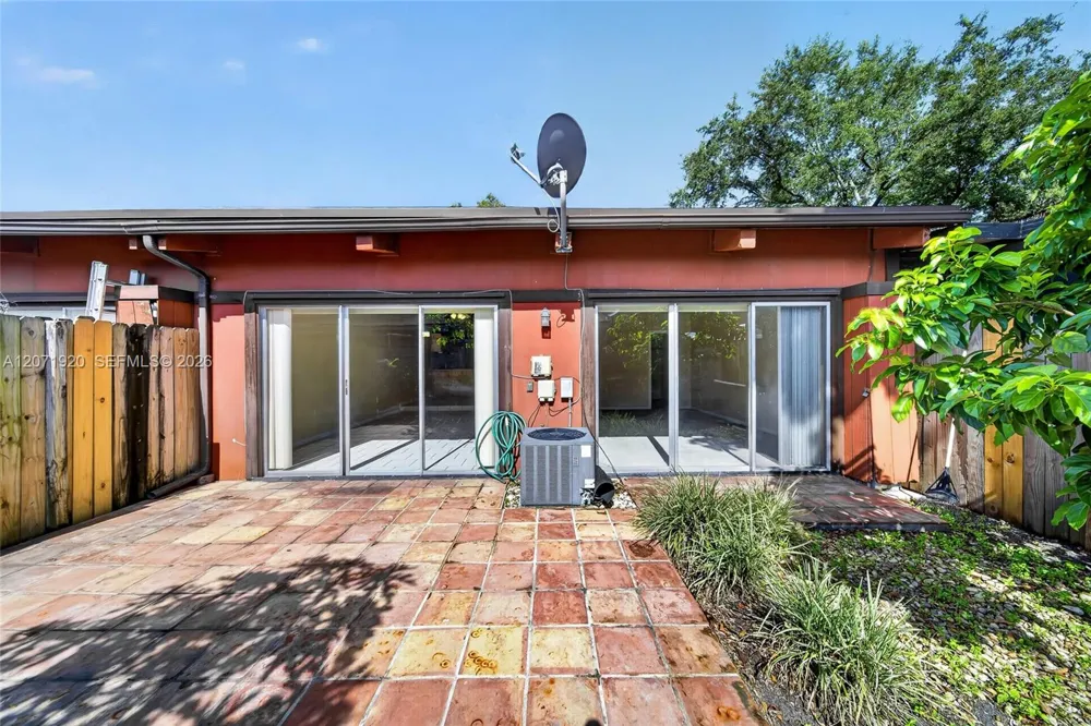 13504 SW 102nd Ln Miami, FL 33186
