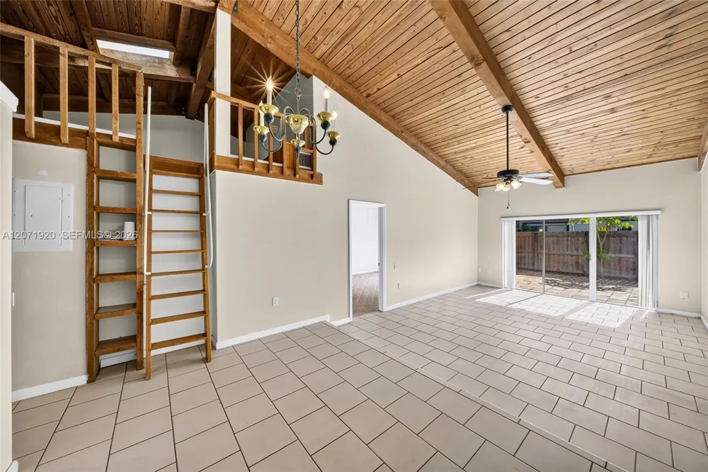 13504 SW 102nd Ln Miami, FL 33186