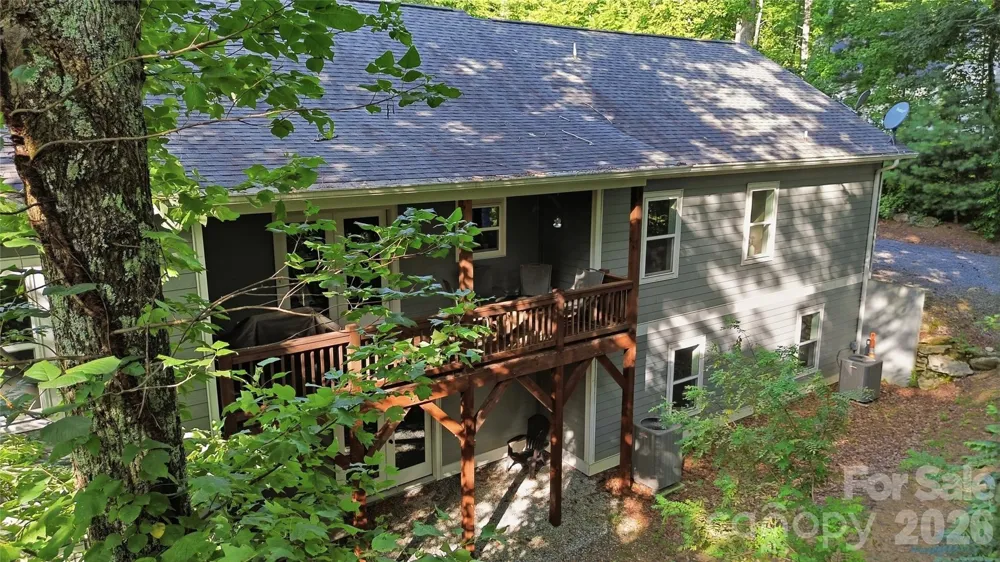 72 Summer Shade Court Hendersonville, NC 28792