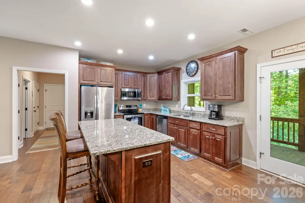 72 Summer Shade Court Hendersonville, NC 28792