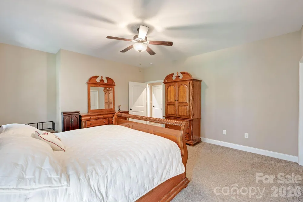 72 Summer Shade Court Hendersonville, NC 28792