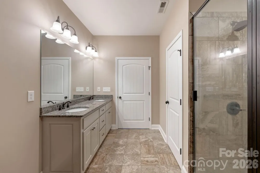 72 Summer Shade Court Hendersonville, NC 28792