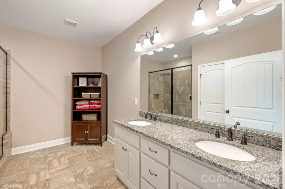 72 Summer Shade Court Hendersonville, NC 28792