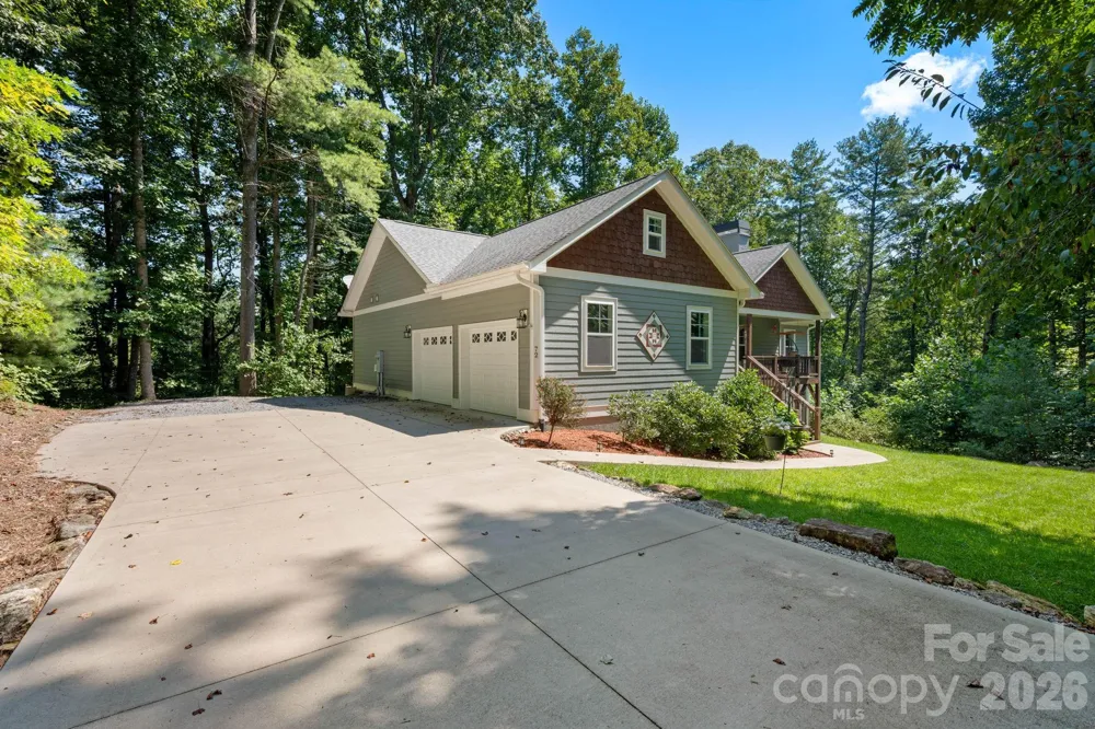 72 Summer Shade Court Hendersonville, NC 28792