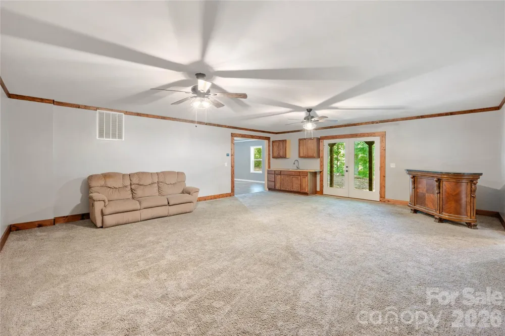 72 Summer Shade Court Hendersonville, NC 28792