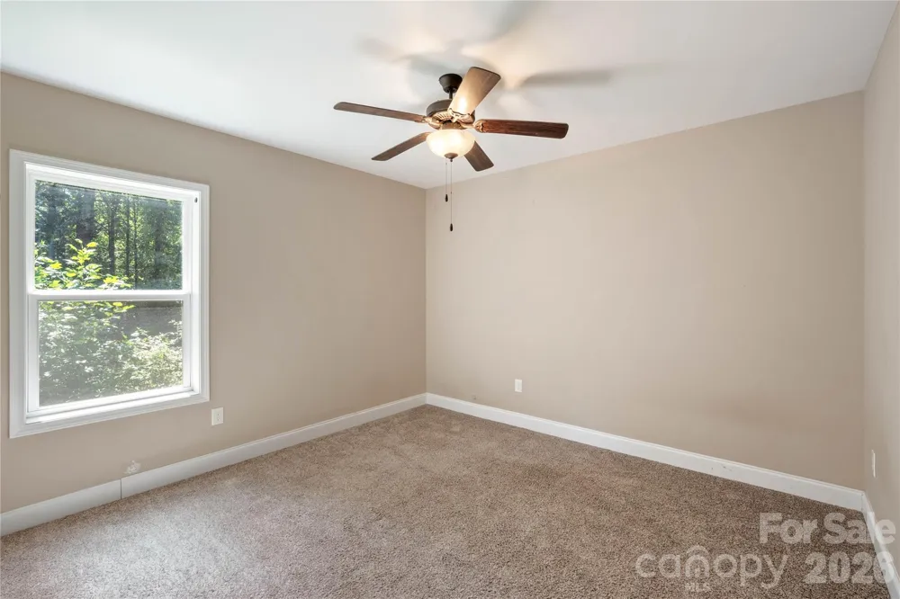 72 Summer Shade Court Hendersonville, NC 28792
