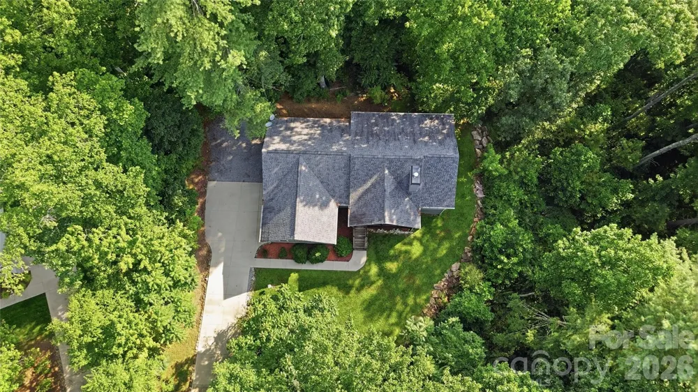 72 Summer Shade Court Hendersonville, NC 28792