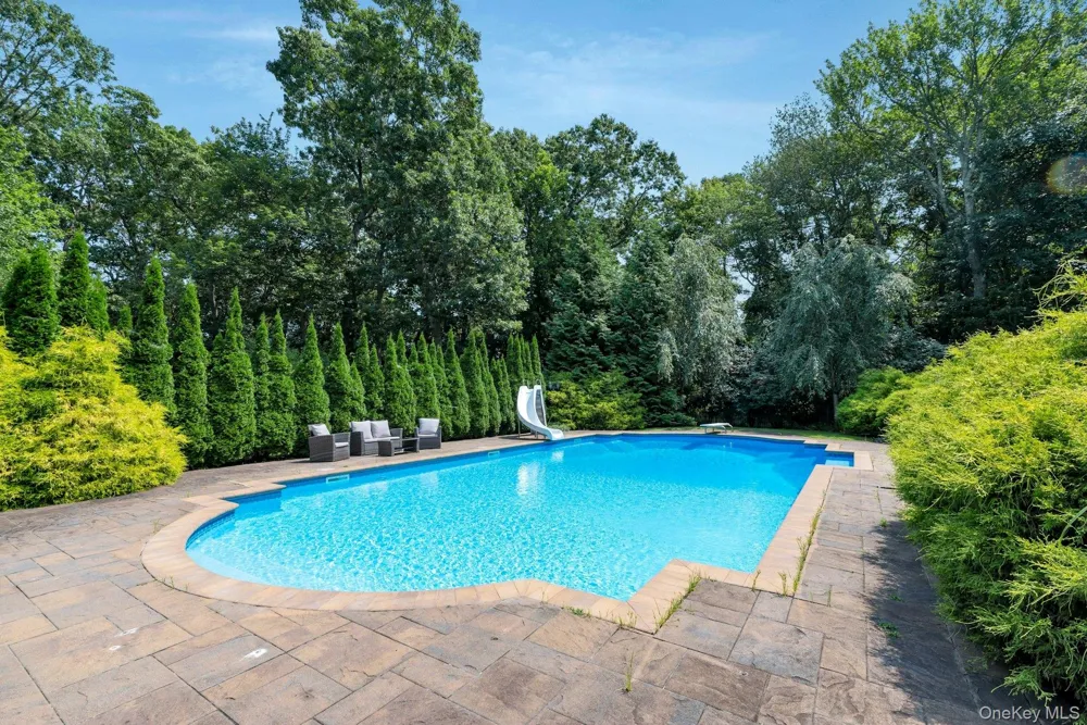405 The Short Lane East Marion, NY 11939