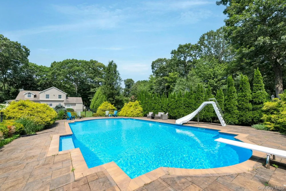 405 The Short Lane East Marion, NY 11939