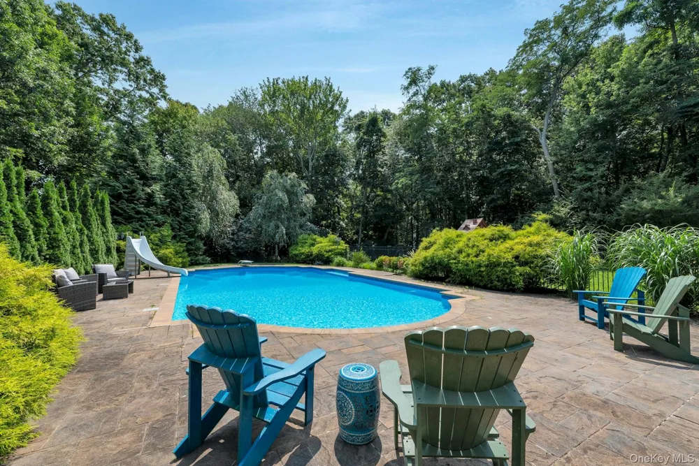 405 The Short Lane East Marion, NY 11939