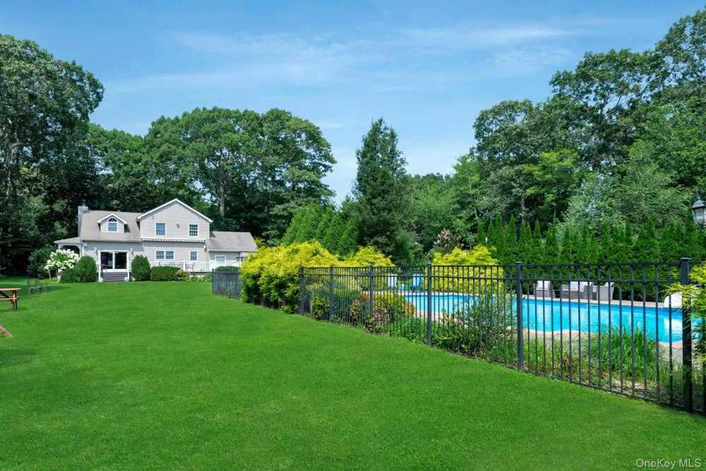 405 The Short Lane East Marion, NY 11939