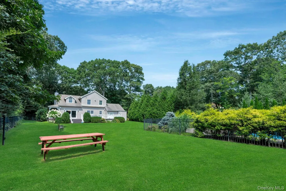405 The Short Lane East Marion, NY 11939