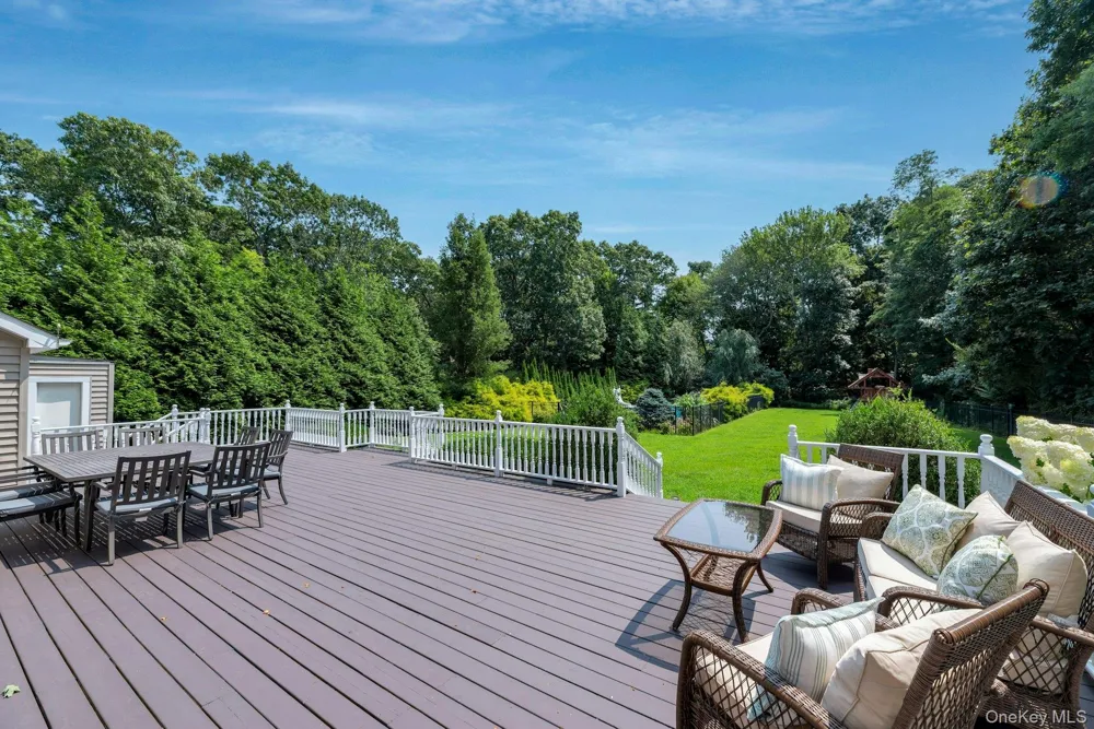 405 The Short Lane East Marion, NY 11939