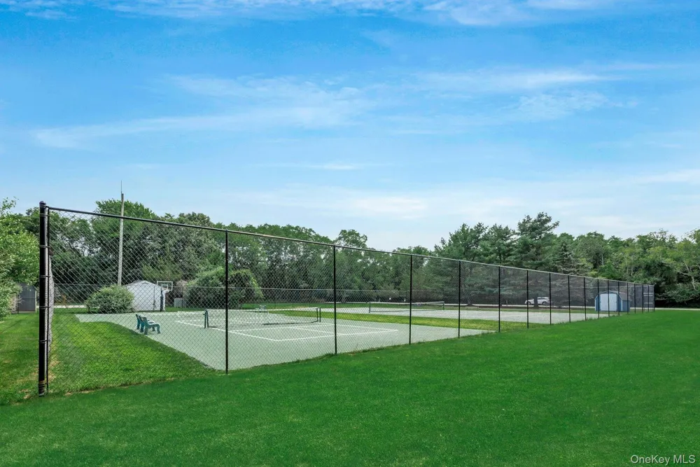 405 The Short Lane East Marion, NY 11939