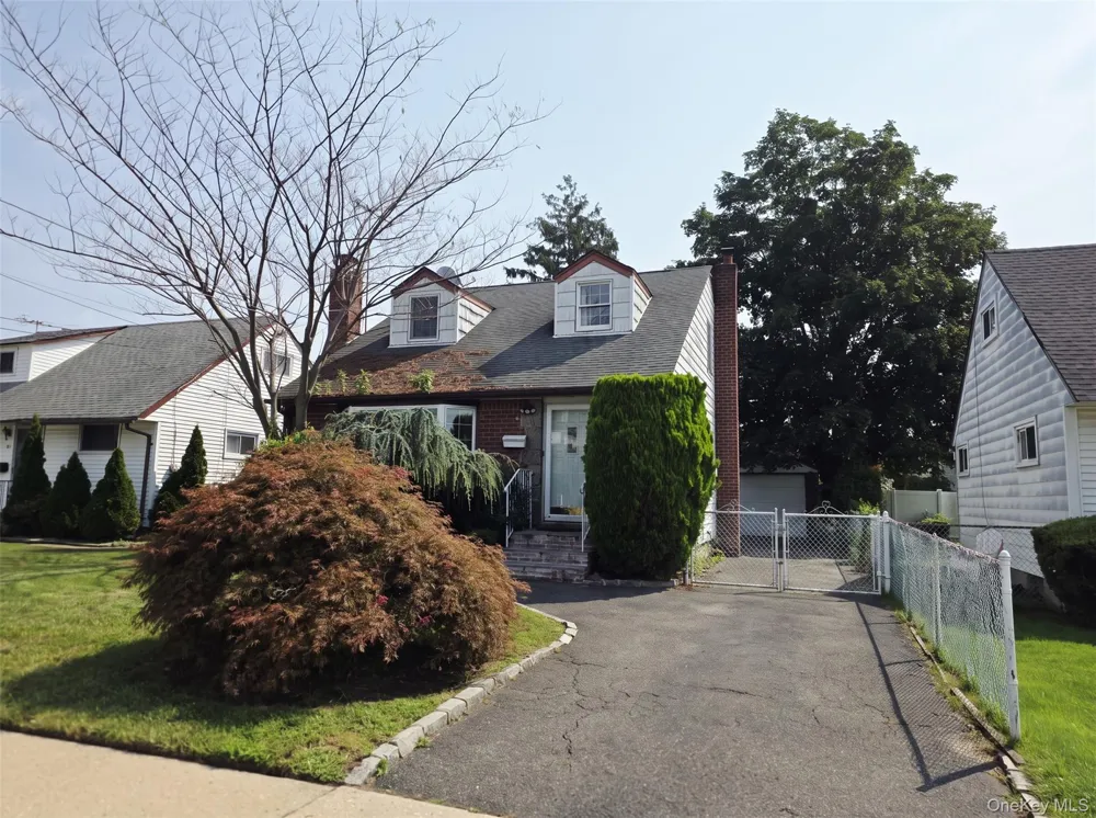 147 Miller Road Hicksville, NY 11801