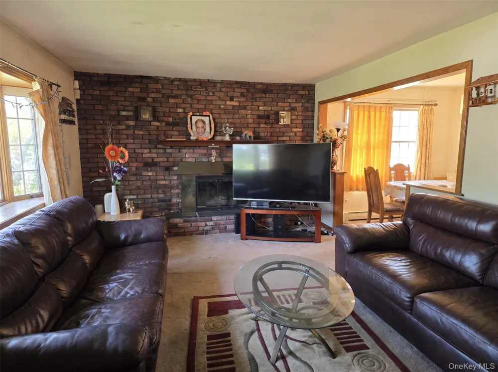 147 Miller Road Hicksville, NY 11801