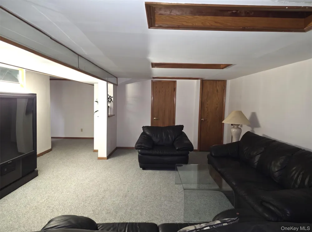 147 Miller Road Hicksville, NY 11801