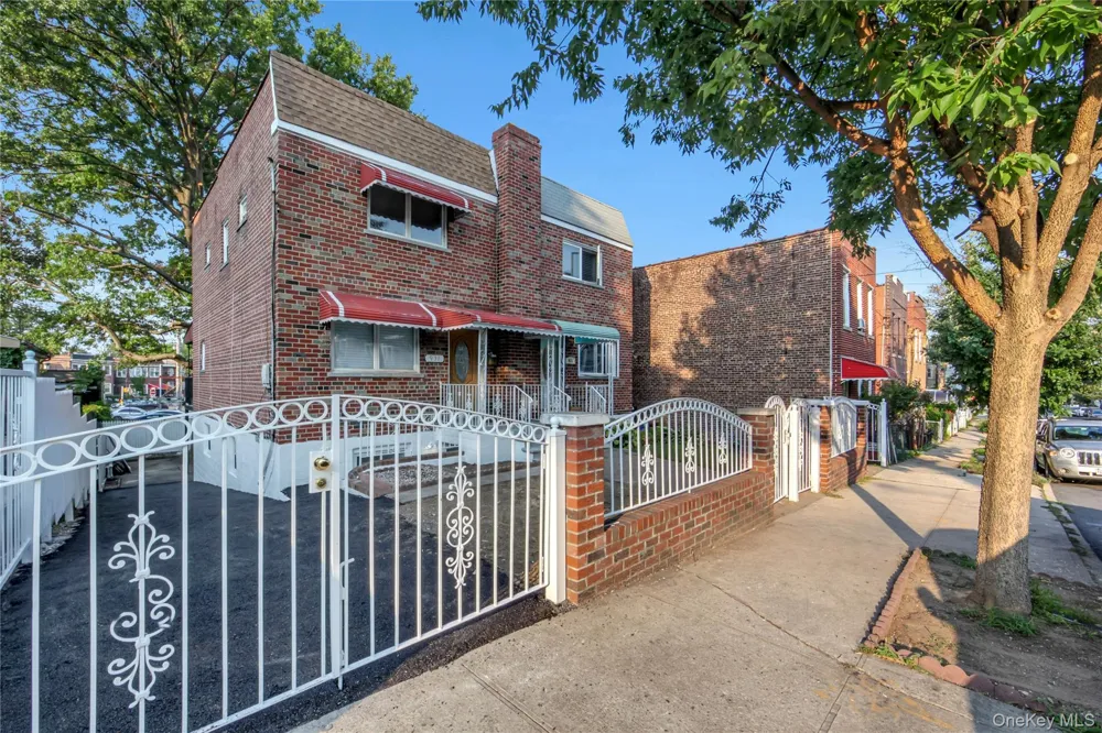 931 E 232nd Street Bronx, NY 10466