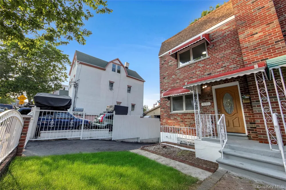 931 E 232nd Street Bronx, NY 10466