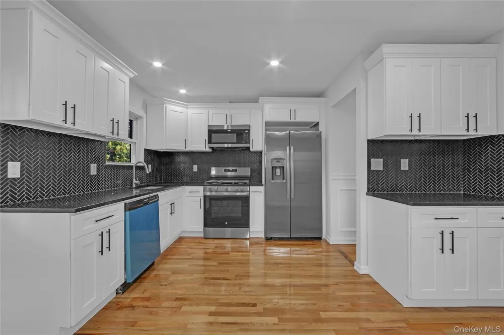 931 E 232nd Street Bronx, NY 10466