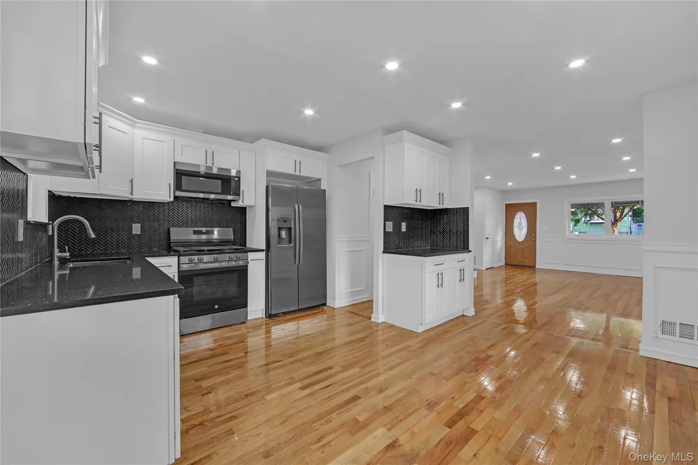 931 E 232nd Street Bronx, NY 10466
