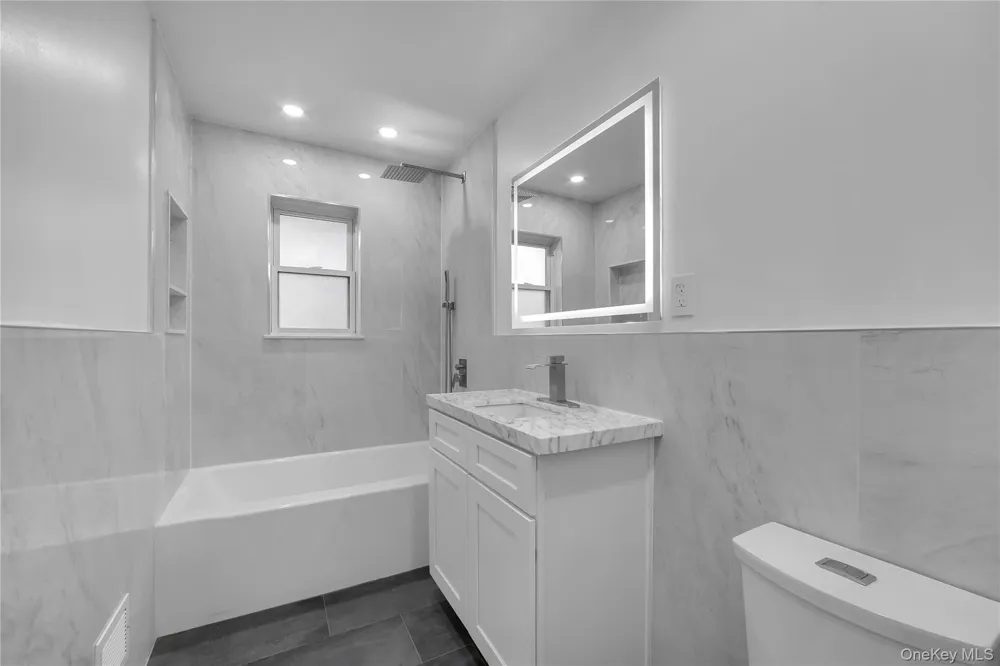 931 E 232nd Street Bronx, NY 10466
