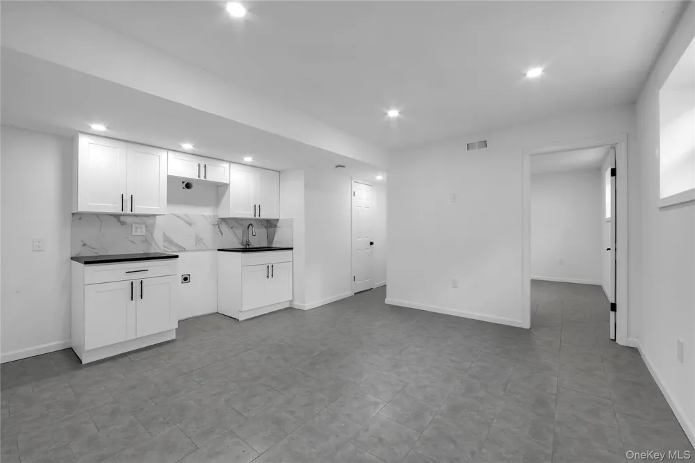 931 E 232nd Street Bronx, NY 10466