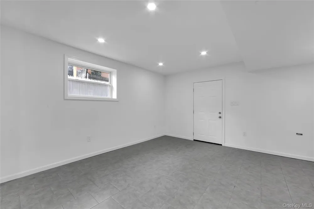 931 E 232nd Street Bronx, NY 10466