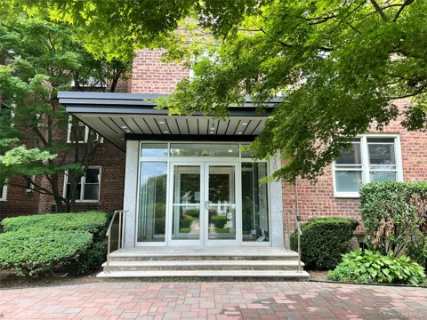530 Dubois Avenue #6A