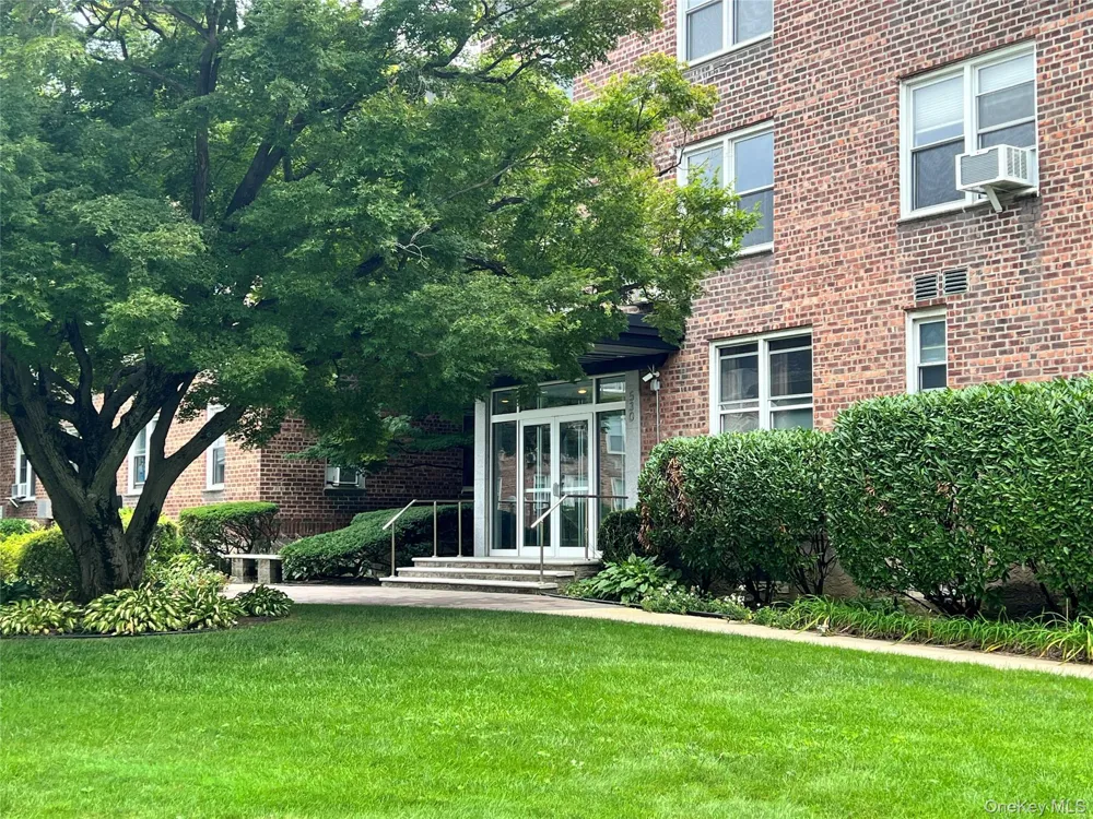 530 Dubois Avenue #6A Valley Stream, NY 11581