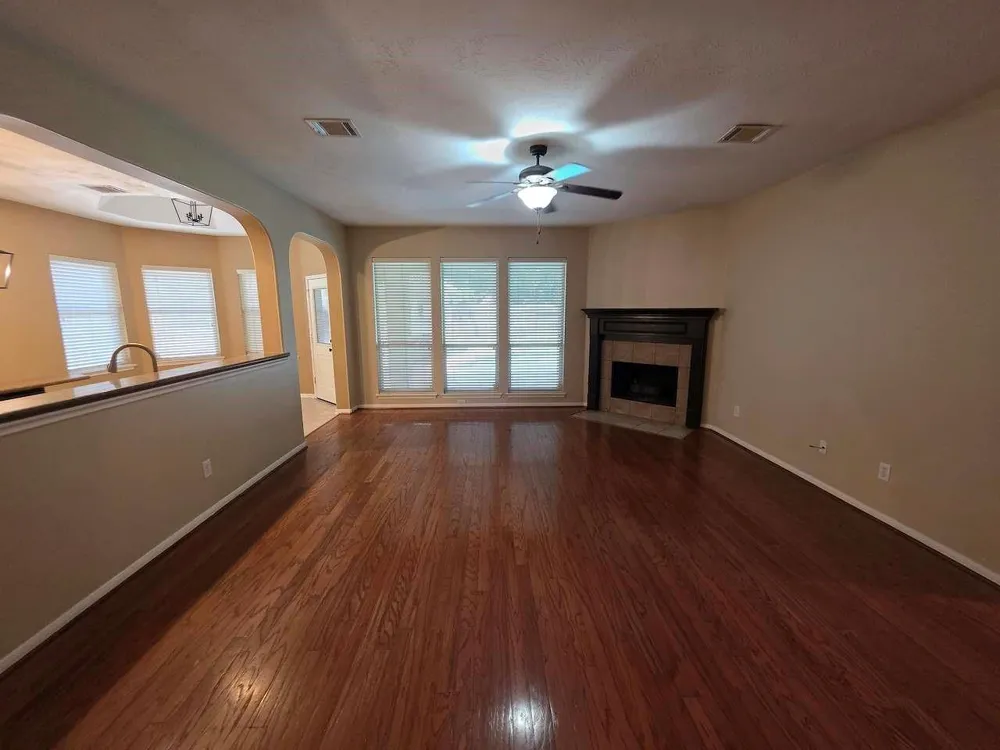 120 Emerald Cloud Lane League City, TX 77573