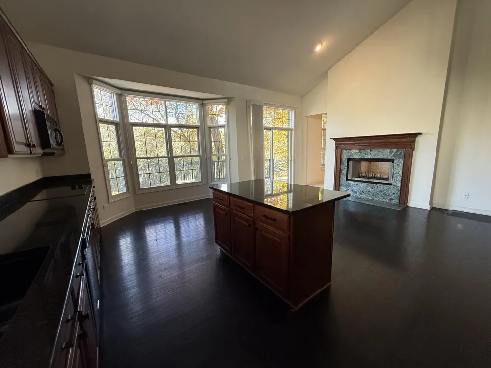 18145 Shoreline Court Northville, MI 48168