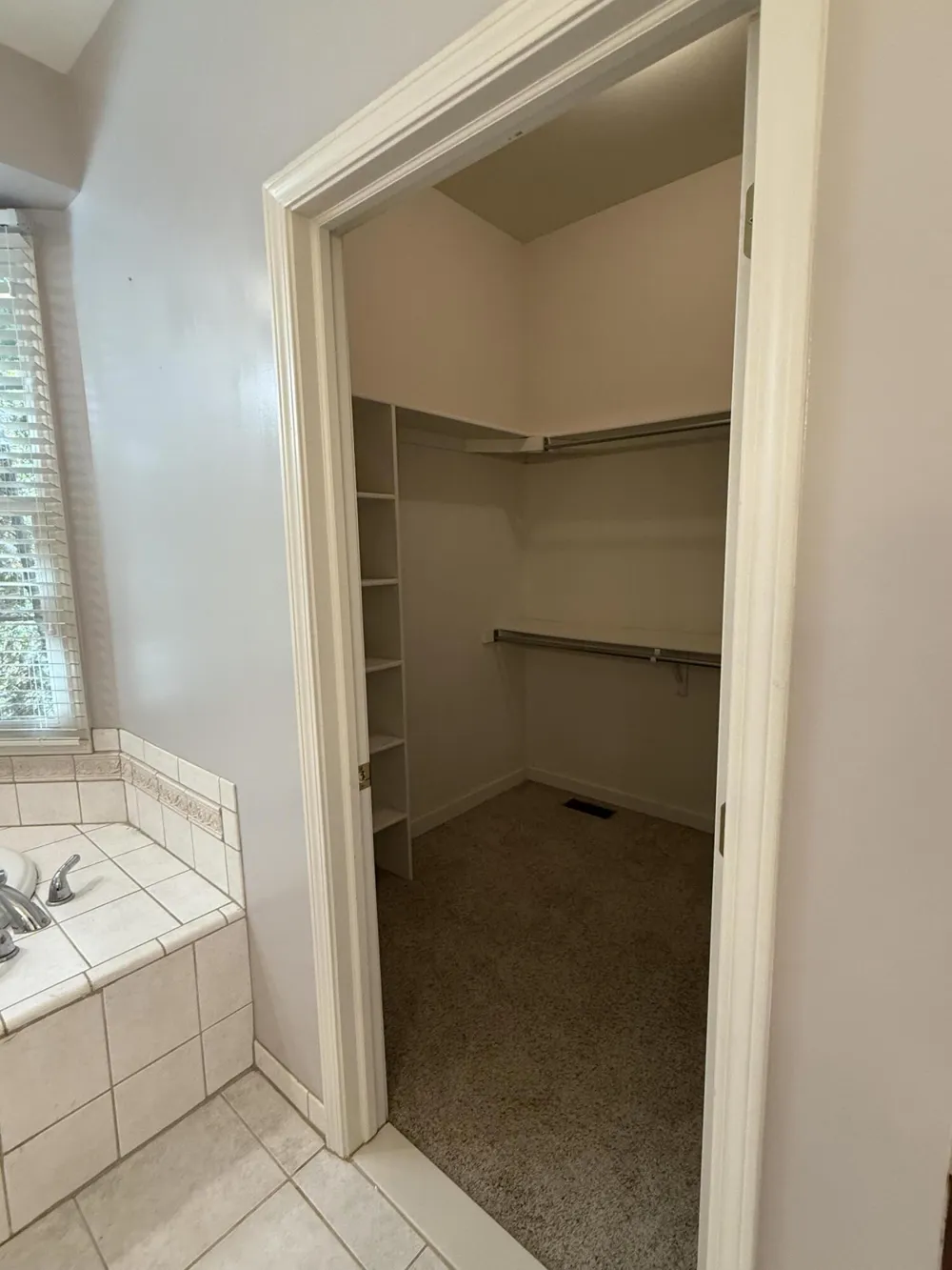 18145 Shoreline Court Northville, MI 48168