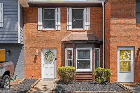 637 Hunting Creek LN SE