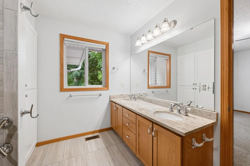12554 Thrush Street NW Coon Rapids, MN 55448