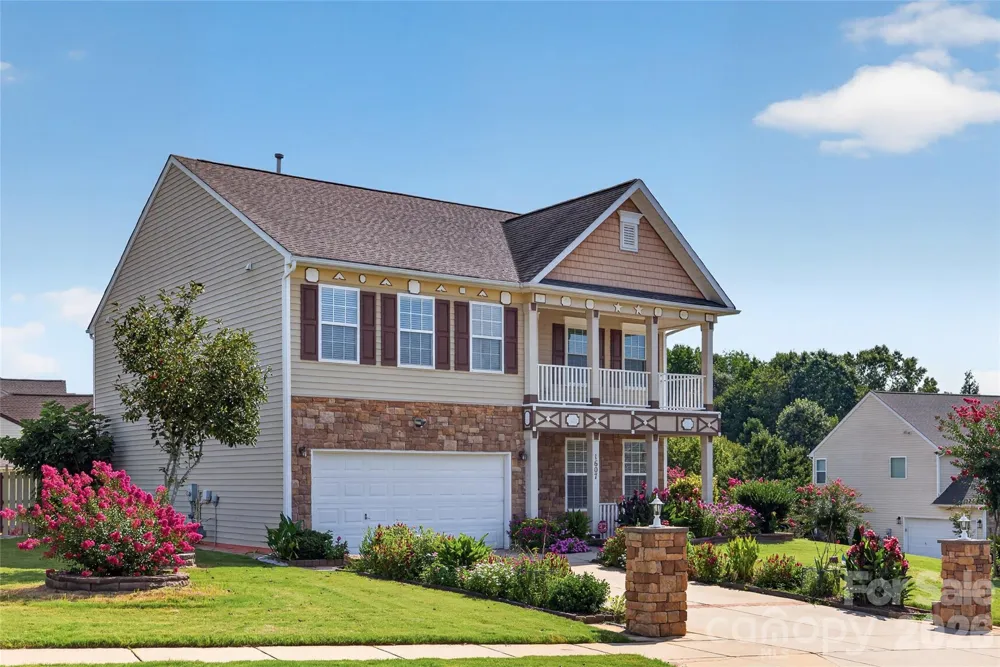 1607 Hoosac Drive Waxhaw, NC 28173