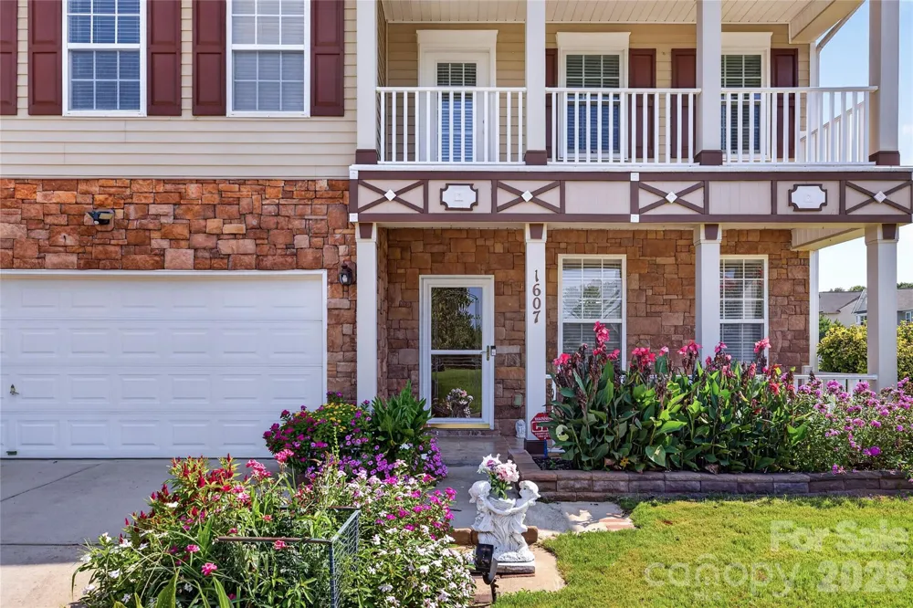 1607 Hoosac Drive Waxhaw, NC 28173