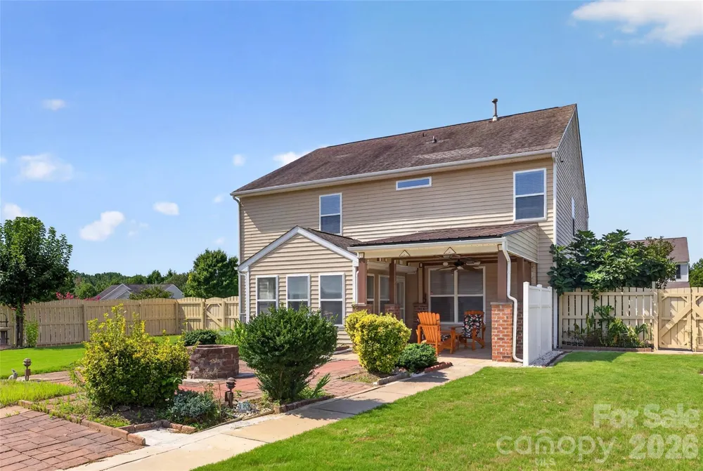 1607 Hoosac Drive Waxhaw, NC 28173