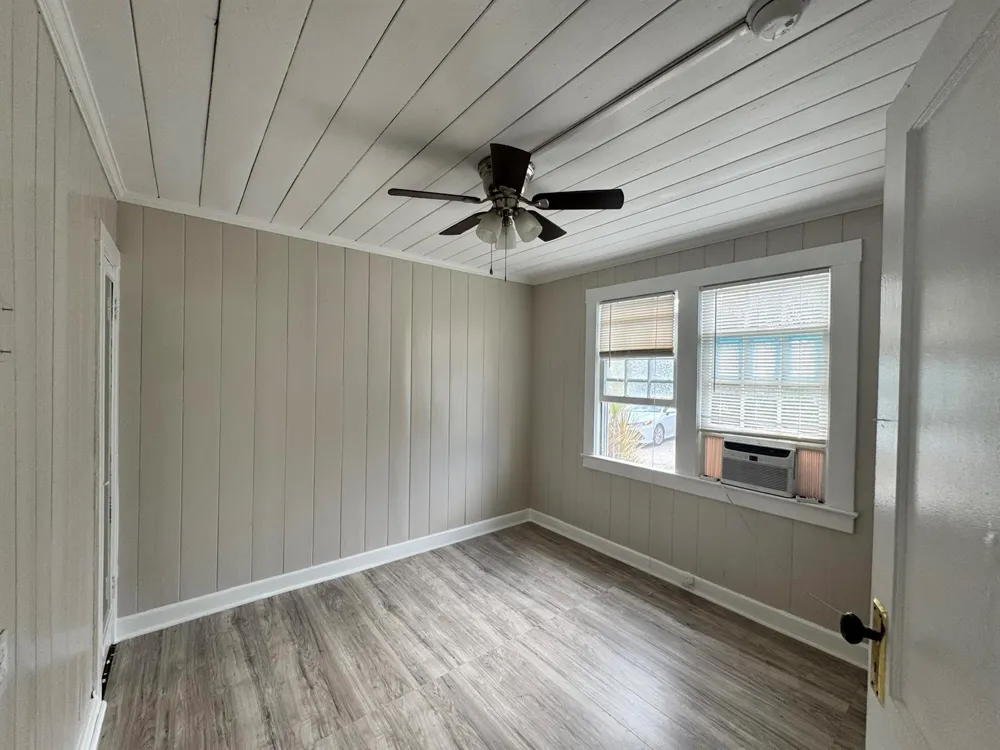 200 Park Avenue #5 Lake Park, FL 33403