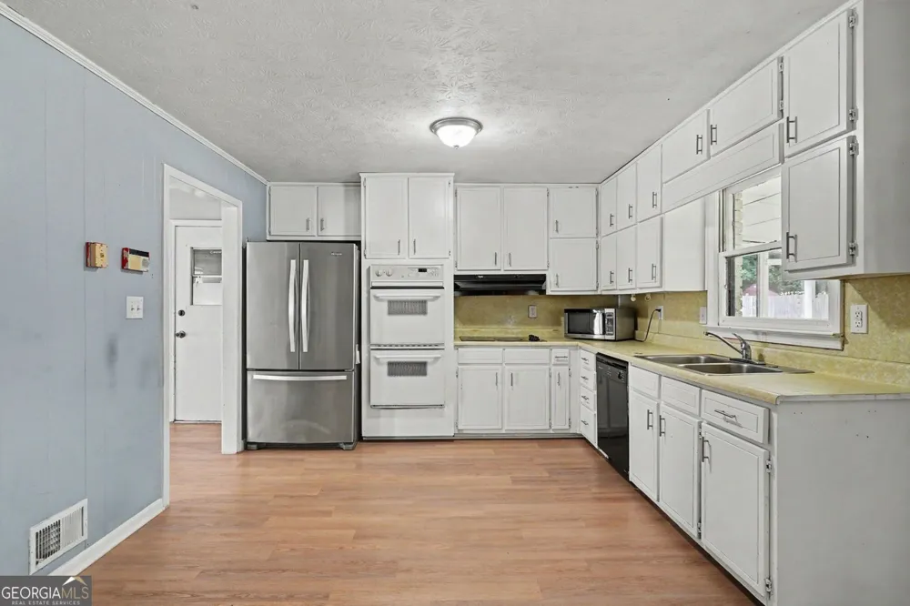 8806 Twin Oaks DR Jonesboro, GA 30236
