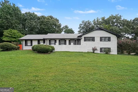 8806 Twin Oaks DR