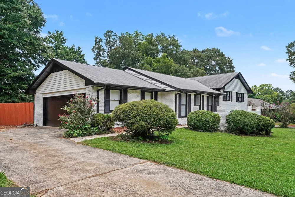 8806 Twin Oaks DR Jonesboro, GA 30236