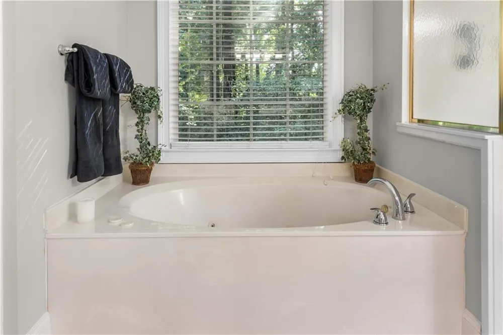 4926 Red Cliff Court Powder Springs, GA 30127